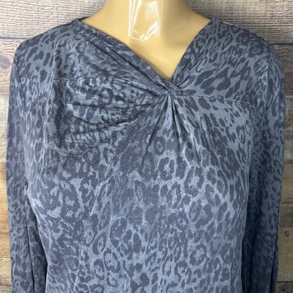 XCVI Twist Front Long Sleeve Gray Leopard Print Top SZ Medium NWT - Picture 2 of 9